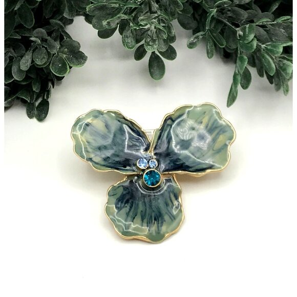 Vintage style Orchid Flower Brooch With Rhinestone Accents & Gold-Tone Backing - Picture 2 of 4